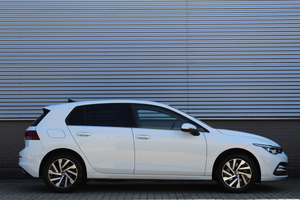 Volkswagen Golf 1.4 eHybrid Style | Elek. Trekhaak | Stoelverwarming | Dealer Ond.