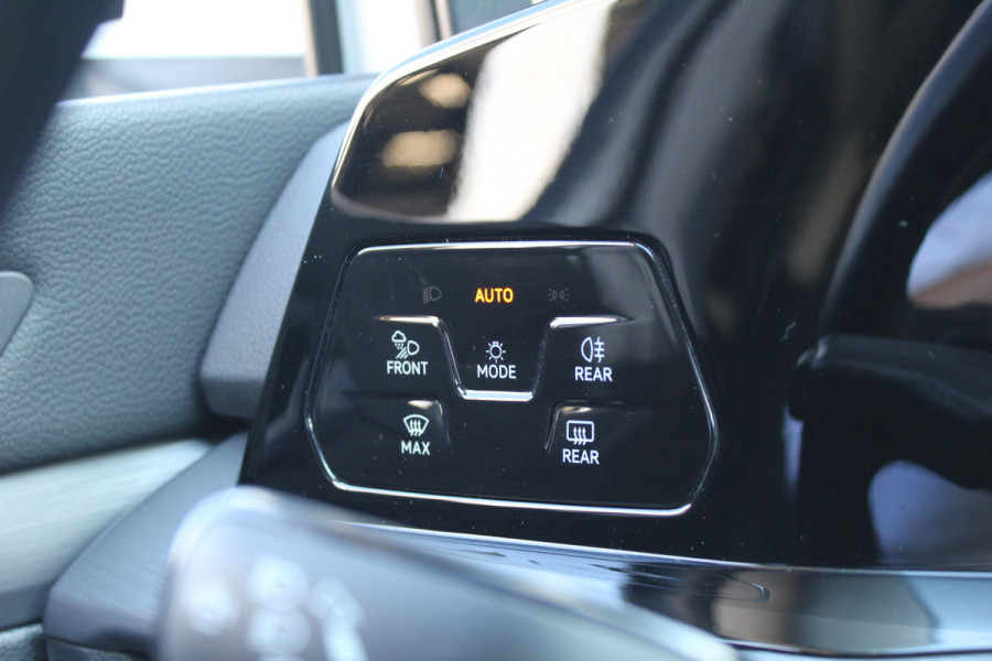 Volkswagen Golf 1.4 eHybrid Style | Elek. Trekhaak | Stoelverwarming | Dealer Ond.
