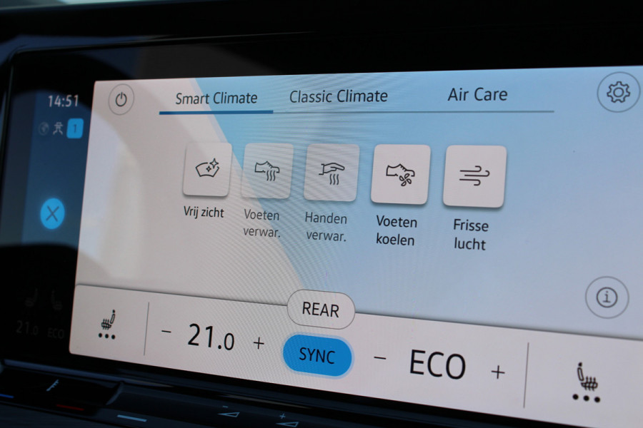 Volkswagen Golf 1.4 eHybrid Style | Elek. Trekhaak | Stoelverwarming | Dealer Ond.