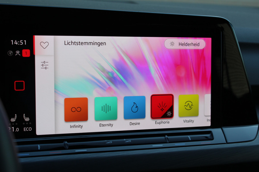 Volkswagen Golf 1.4 eHybrid Style | Elek. Trekhaak | Stoelverwarming | Dealer Ond.