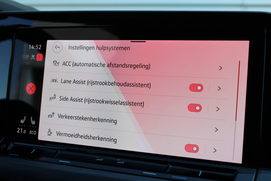 Volkswagen Golf 1.4 eHybrid Style | Elek. Trekhaak | Stoelverwarming | Dealer Ond.