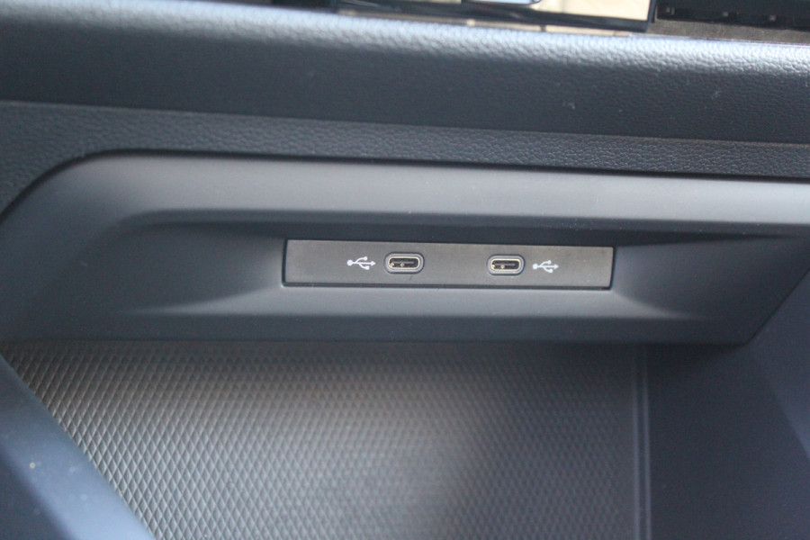 Volkswagen Golf 1.4 eHybrid Style | Elek. Trekhaak | Stoelverwarming | Dealer Ond.