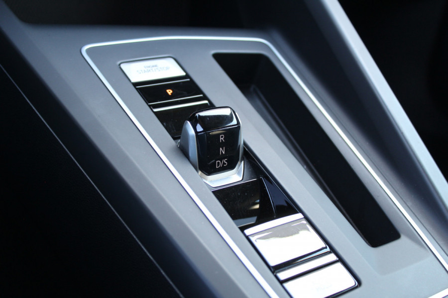 Volkswagen Golf 1.4 eHybrid Style | Elek. Trekhaak | Stoelverwarming | Dealer Ond.