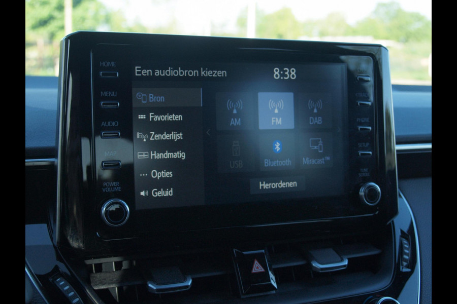 Toyota Corolla 1.8 Hybrid Business Plus | Camera | Apple Carplay | Stoelverwarming | Dealeronderhouden |
