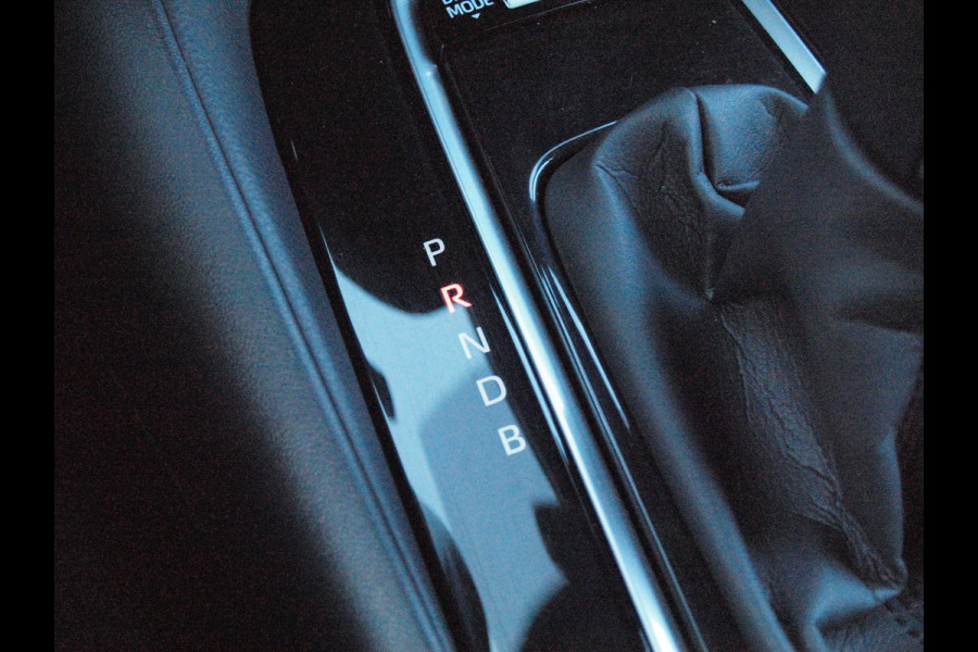 Toyota Corolla 1.8 Hybrid Business Plus | Camera | Apple Carplay | Stoelverwarming | Dealeronderhouden |