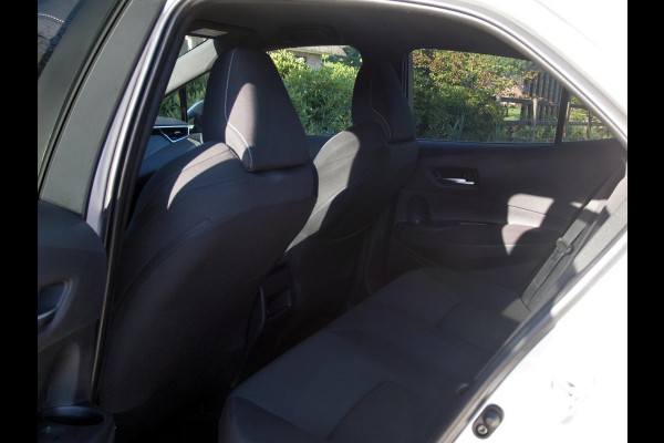 Toyota Corolla 1.8 Hybrid Business Plus | Camera | Apple Carplay | Stoelverwarming | Dealeronderhouden |