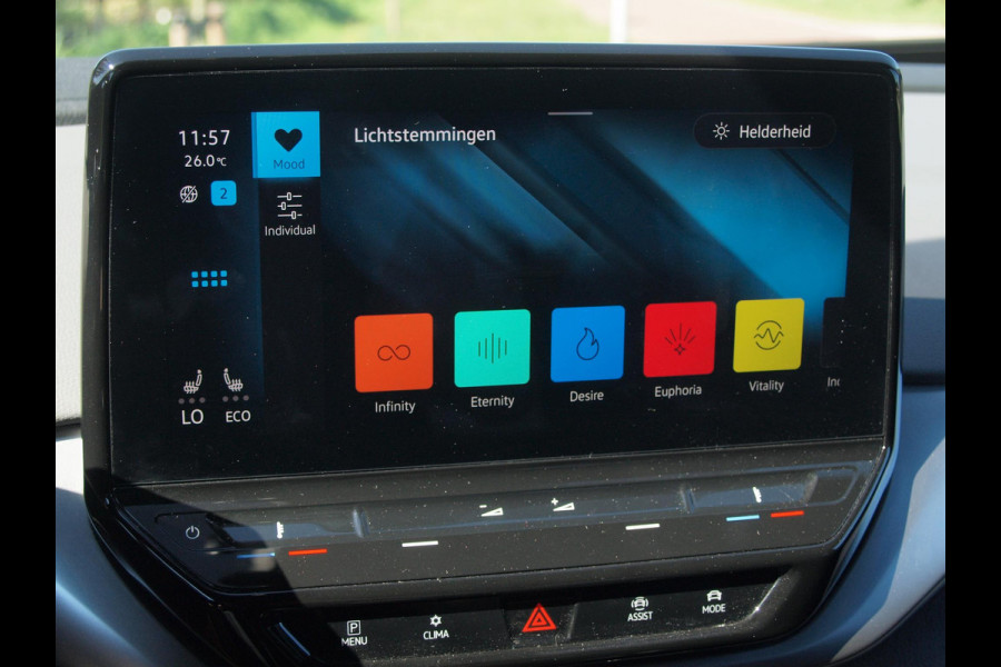 Volkswagen ID.4 Life 77 kWh | Apple Carplay | Cruise Control | Sfeerverlichting | Trekhaak | Parkeersensoren |
