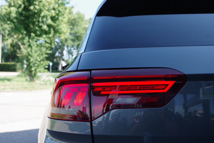 Volkswagen T-Roc 2.0 TSI 4Motion 190 PK Sport Automaat, *NL-AUTO*, Panoramadak, Winterpakket, Carplay, Camera, Beats-Audio