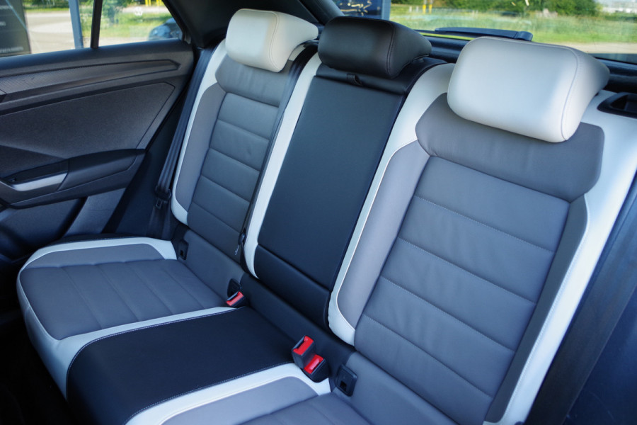 Volkswagen T-Roc 2.0 TSI 4Motion 190 PK Sport Automaat, *NL-AUTO*, Panoramadak, Winterpakket, Carplay, Camera, Beats-Audio