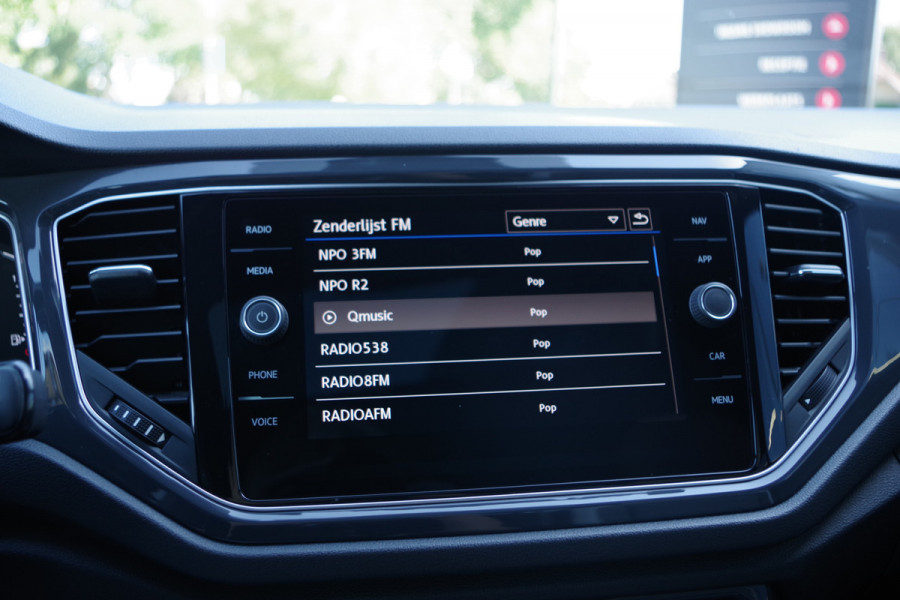 Volkswagen T-Roc 2.0 TSI 4Motion 190 PK Sport Automaat, *NL-AUTO*, Panoramadak, Winterpakket, Carplay, Camera, Beats-Audio