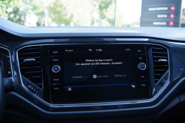 Volkswagen T-Roc 2.0 TSI 4Motion 190 PK Sport Automaat, *NL-AUTO*, Panoramadak, Winterpakket, Carplay, Camera, Beats-Audio