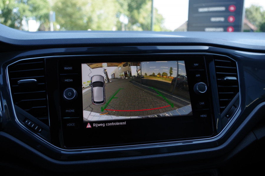 Volkswagen T-Roc 2.0 TSI 4Motion 190 PK Sport Automaat, *NL-AUTO*, Panoramadak, Winterpakket, Carplay, Camera, Beats-Audio