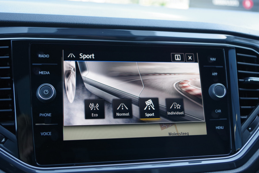 Volkswagen T-Roc 2.0 TSI 4Motion 190 PK Sport Automaat, *NL-AUTO*, Panoramadak, Winterpakket, Carplay, Camera, Beats-Audio