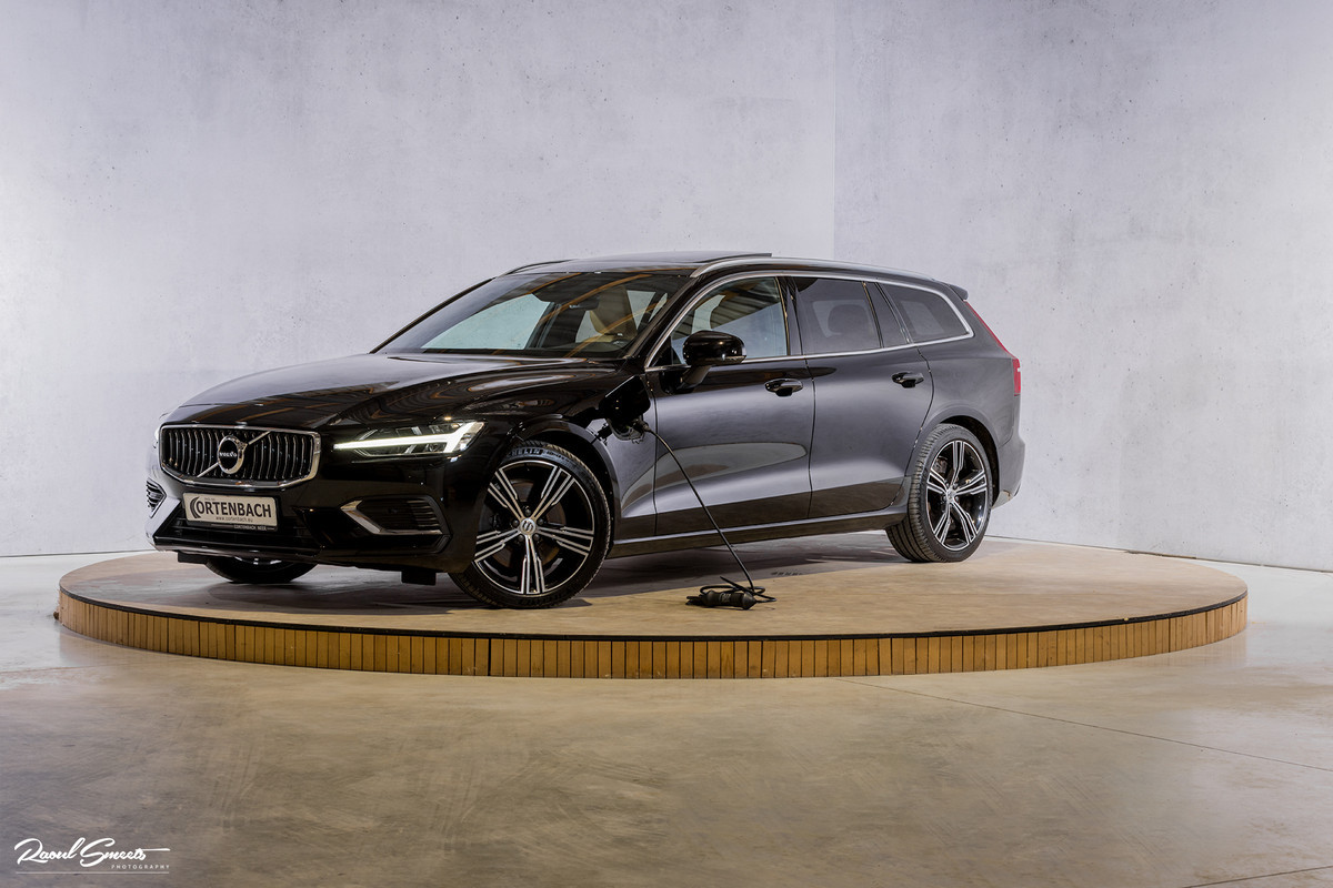 Volvo V60 2.0 T6 Plug-in hybrid AWD Plus Bright | Long Range | Beige nappa leder | Panoroma | Adaptieve cruise | Harman Kardon | Stoel ver