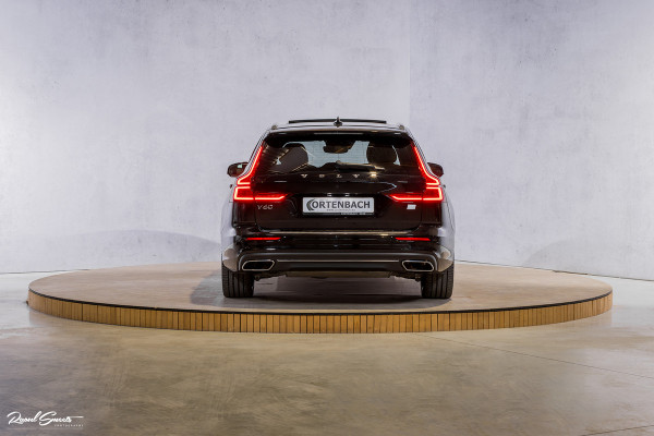 Volvo V60 2.0 T6 Plug-in hybrid AWD Plus Bright | Long Range | Beige nappa leder | Panoroma | Adaptieve cruise | Harman Kardon | Stoel ver
