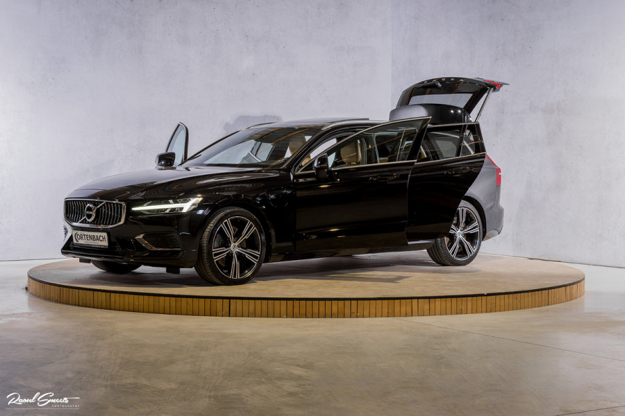 Volvo V60 2.0 T6 Plug-in hybrid AWD Plus Bright | Long Range | Beige nappa leder | Panoroma | Adaptieve cruise | Harman Kardon | Stoel ver