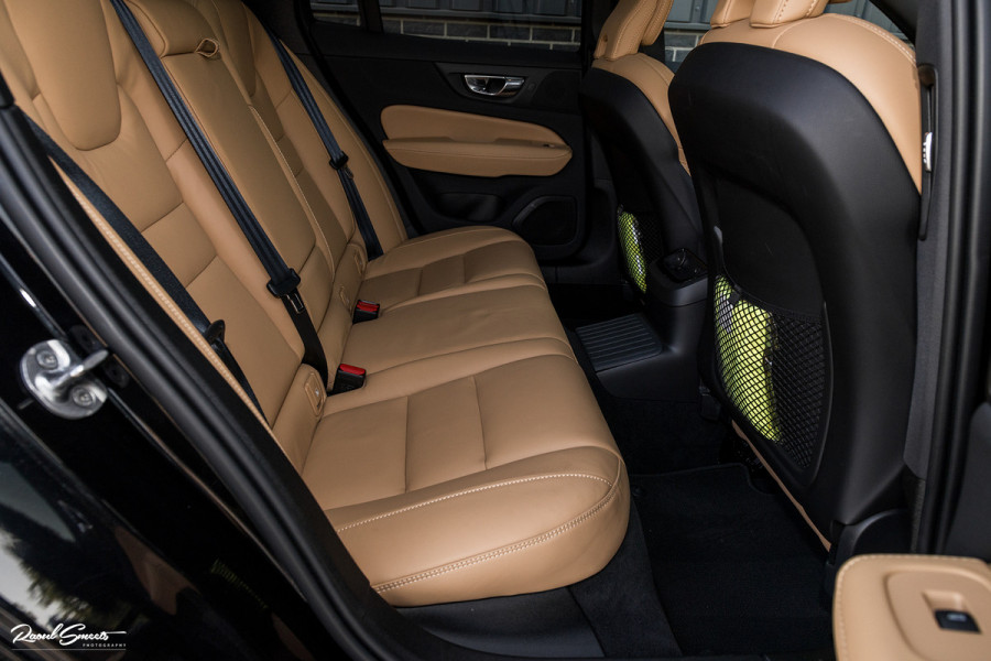 Volvo V60 2.0 T6 Plug-in hybrid AWD Plus Bright | Long Range | Beige nappa leder | Panoroma | Adaptieve cruise | Harman Kardon | Stoel ver