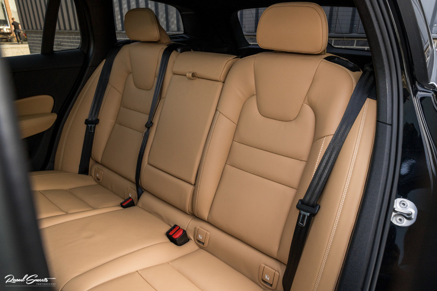 Volvo V60 2.0 T6 Plug-in hybrid AWD Plus Bright | Long Range | Beige nappa leder | Panoroma | Adaptieve cruise | Harman Kardon | Stoel ver