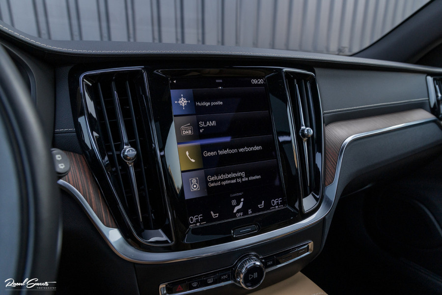 Volvo V60 2.0 T6 Plug-in hybrid AWD Plus Bright | Long Range | Beige nappa leder | Panoroma | Adaptieve cruise | Harman Kardon | Stoel ver