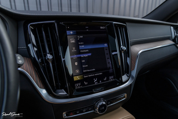Volvo V60 2.0 T6 Plug-in hybrid AWD Plus Bright | Long Range | Beige nappa leder | Panoroma | Adaptieve cruise | Harman Kardon | Stoel ver