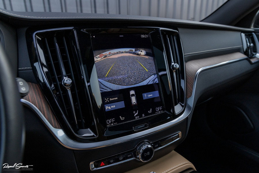 Volvo V60 2.0 T6 Plug-in hybrid AWD Plus Bright | Long Range | Beige nappa leder | Panoroma | Adaptieve cruise | Harman Kardon | Stoel ver