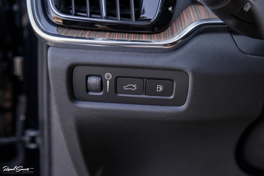 Volvo V60 2.0 T6 Plug-in hybrid AWD Plus Bright | Long Range | Beige nappa leder | Panoroma | Adaptieve cruise | Harman Kardon | Stoel ver
