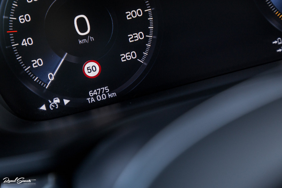 Volvo V60 2.0 T6 Plug-in hybrid AWD Plus Bright | Long Range | Beige nappa leder | Panoroma | Adaptieve cruise | Harman Kardon | Stoel ver