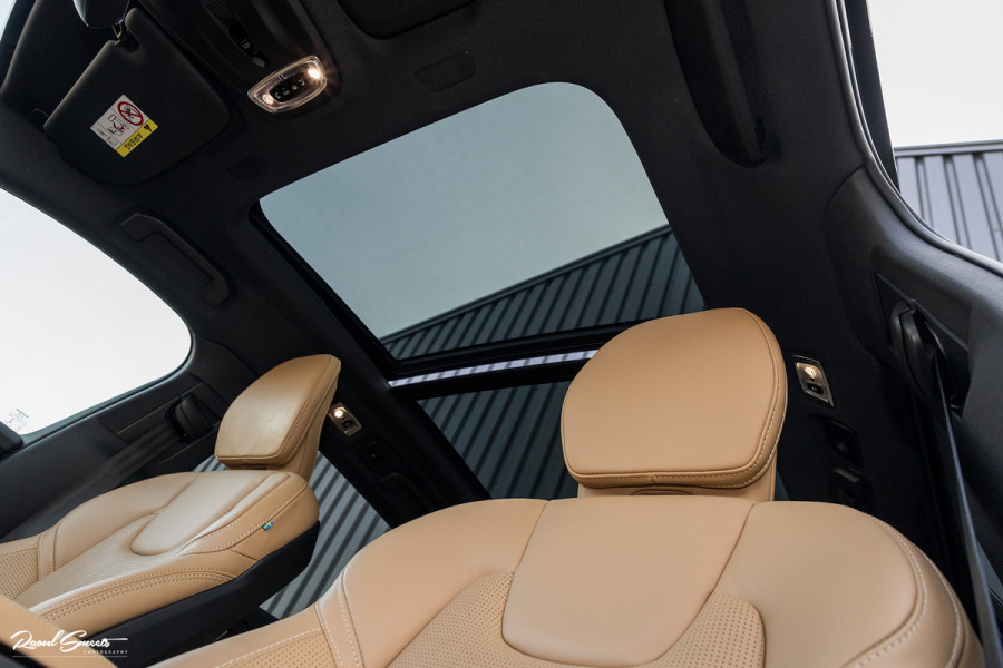 Volvo V60 2.0 T6 Plug-in hybrid AWD Plus Bright | Long Range | Beige nappa leder | Panoroma | Adaptieve cruise | Harman Kardon | Stoel ver