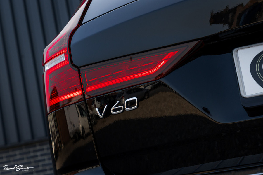 Volvo V60 2.0 T6 Plug-in hybrid AWD Plus Bright | Long Range | Beige nappa leder | Panoroma | Adaptieve cruise | Harman Kardon | Stoel ver
