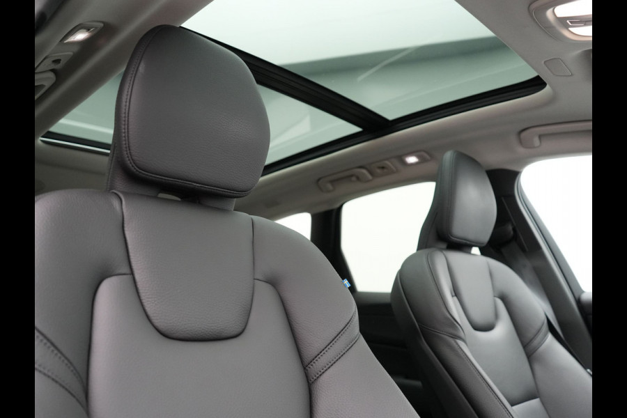 Volvo XC60 2.0 T6 AWD Plus Bright Long Range Plug in Hybrid 350pk Dealer O.H PHEV | Panodak | Adaptive Cruise | Lederen Sportstoelen Memory & Verwarmd | Google Assistent & Maps | Camera | Harman Kardon | Apple Carplay | Pilot Assist | Navigatie | DAB |