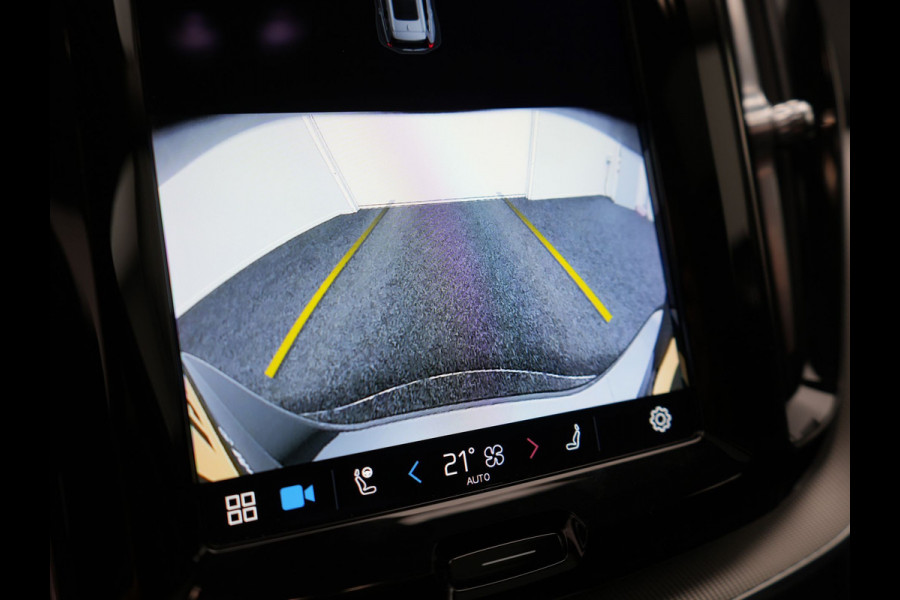 Volvo XC60 2.0 T6 AWD Plus Bright Long Range Plug in Hybrid 350pk Dealer O.H PHEV | Panodak | Adaptive Cruise | Lederen Sportstoelen Memory & Verwarmd | Google Assistent & Maps | Camera | Harman Kardon | Apple Carplay | Pilot Assist | Navigatie | DAB |
