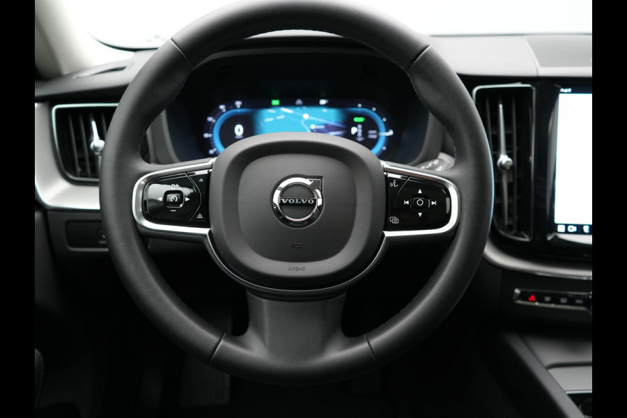 Volvo XC60 2.0 T6 AWD Plus Bright Long Range Plug in Hybrid 350pk Dealer O.H PHEV | Panodak | Adaptive Cruise | Lederen Sportstoelen Memory & Verwarmd | Google Assistent & Maps | Camera | Harman Kardon | Apple Carplay | Pilot Assist | Navigatie | DAB |