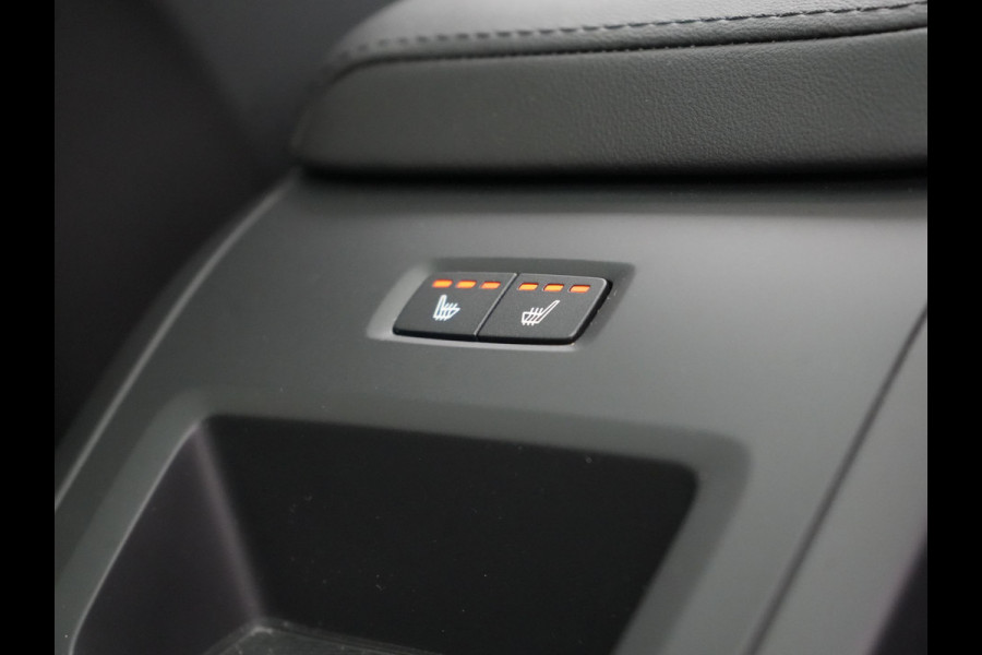 Volvo XC60 2.0 T6 AWD Plus Bright Long Range Plug in Hybrid 350pk Dealer O.H PHEV | Panodak | Adaptive Cruise | Lederen Sportstoelen Memory & Verwarmd | Google Assistent & Maps | Camera | Harman Kardon | Apple Carplay | Pilot Assist | Navigatie | DAB |