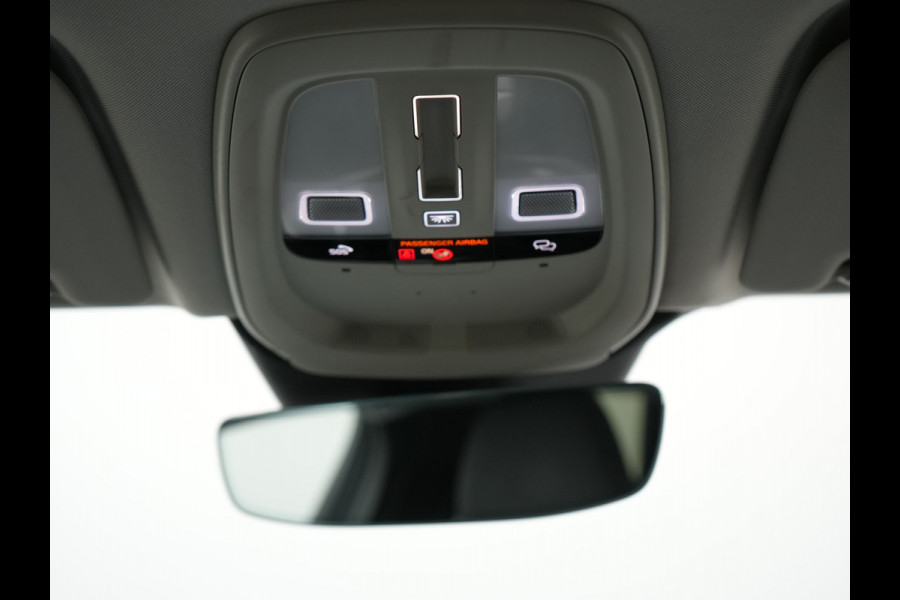 Volvo XC60 2.0 T6 AWD Plus Bright Long Range Plug in Hybrid 350pk Dealer O.H PHEV | Panodak | Adaptive Cruise | Lederen Sportstoelen Memory & Verwarmd | Google Assistent & Maps | Camera | Harman Kardon | Apple Carplay | Pilot Assist | Navigatie | DAB |
