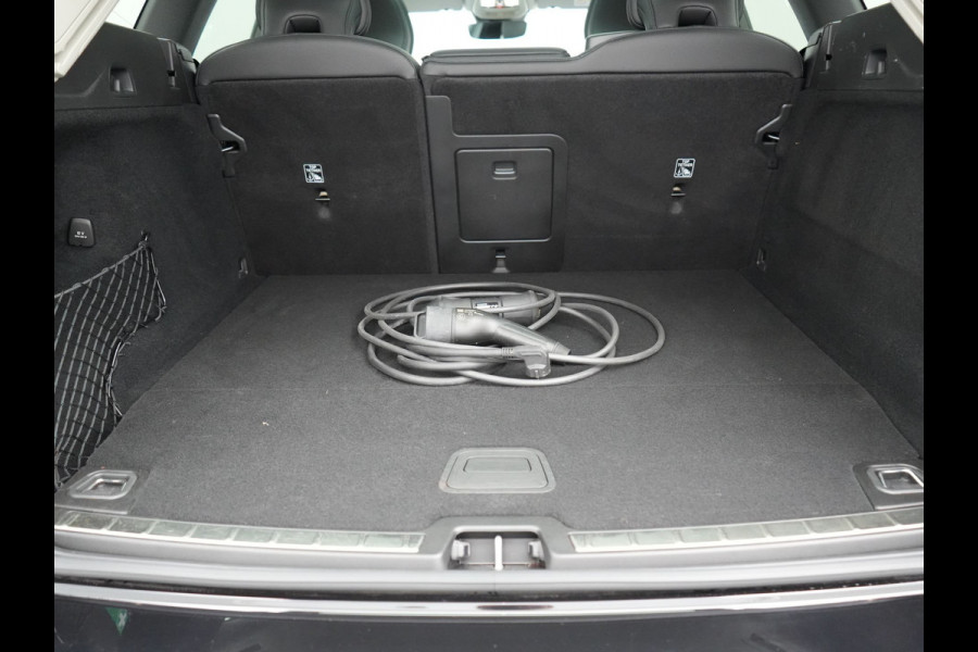 Volvo XC60 2.0 T6 AWD Plus Bright Long Range Plug in Hybrid 350pk Dealer O.H PHEV | Panodak | Adaptive Cruise | Lederen Sportstoelen Memory & Verwarmd | Google Assistent & Maps | Camera | Harman Kardon | Apple Carplay | Pilot Assist | Navigatie | DAB |