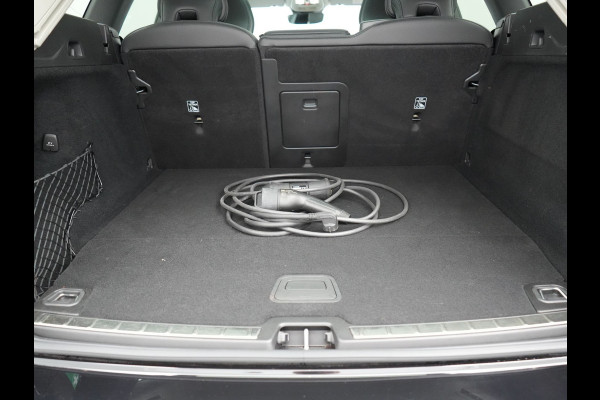 Volvo XC60 2.0 T6 AWD Plus Bright Long Range Plug in Hybrid 350pk Dealer O.H PHEV | Panodak | Adaptive Cruise | Lederen Sportstoelen Memory & Verwarmd | Google Assistent & Maps | Camera | Harman Kardon | Apple Carplay | Pilot Assist | Navigatie | DAB |