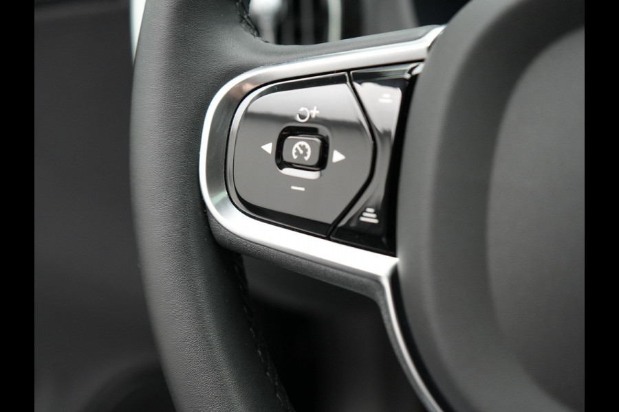 Volvo XC60 2.0 T6 AWD Plus Bright Long Range Plug in Hybrid 350pk Dealer O.H PHEV | Panodak | Adaptive Cruise | Lederen Sportstoelen Memory & Verwarmd | Google Assistent & Maps | Camera | Harman Kardon | Apple Carplay | Pilot Assist | Navigatie | DAB |