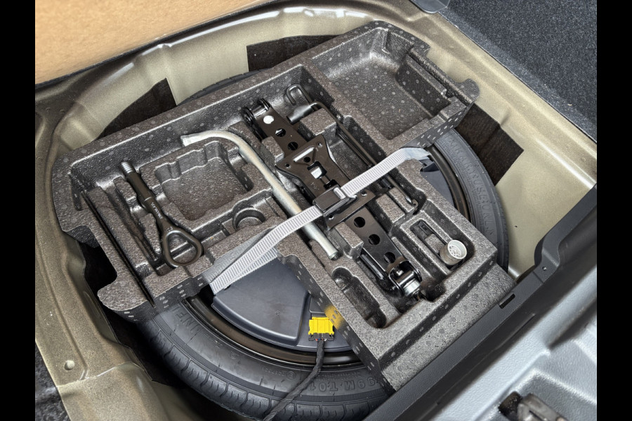 Škoda Kamiq 1.0 TSI 110pk Business Edition VIRTUAL/CANTON/DAB/CARPLAY/PDC/STOELVERWARMING