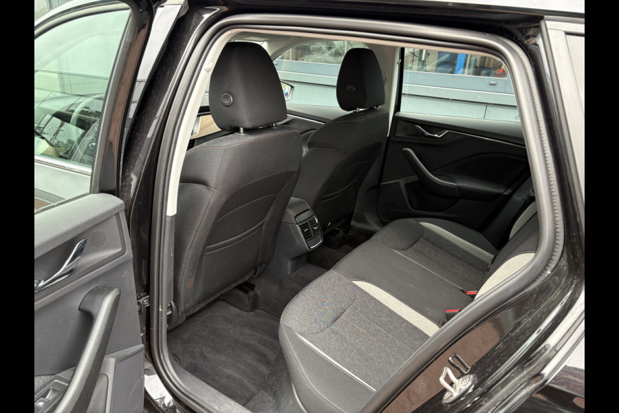 Škoda Kamiq 1.0 TSI 110pk Business Edition VIRTUAL/CANTON/DAB/CARPLAY/PDC/STOELVERWARMING