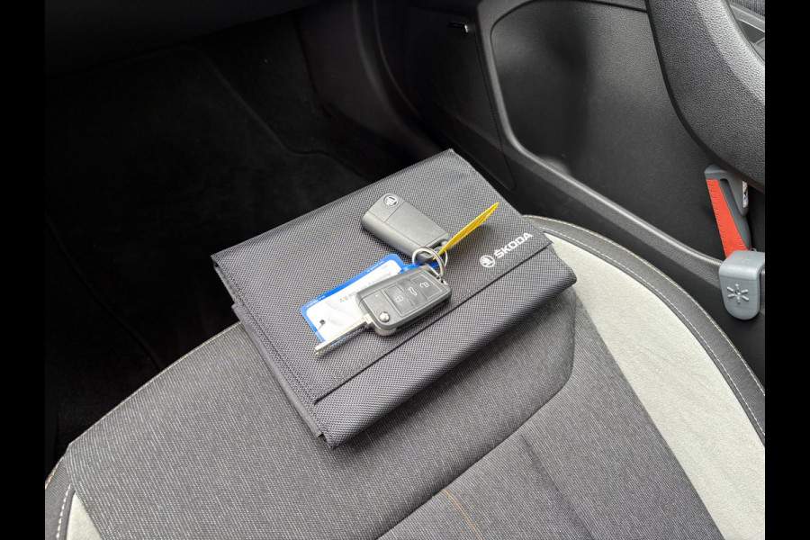 Škoda Kamiq 1.0 TSI 110pk Business Edition VIRTUAL/CANTON/DAB/CARPLAY/PDC/STOELVERWARMING