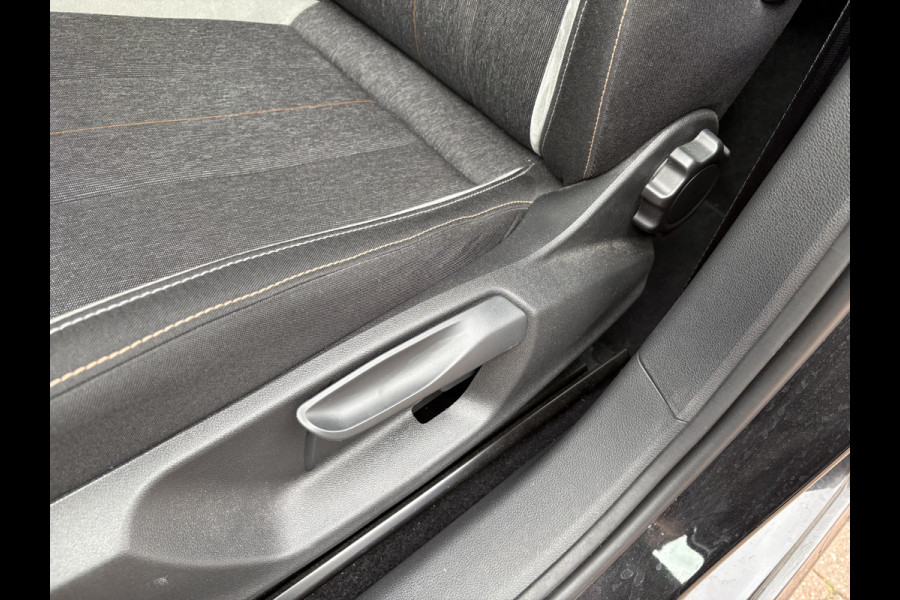 Škoda Kamiq 1.0 TSI 110pk Business Edition VIRTUAL/CANTON/DAB/CARPLAY/PDC/STOELVERWARMING