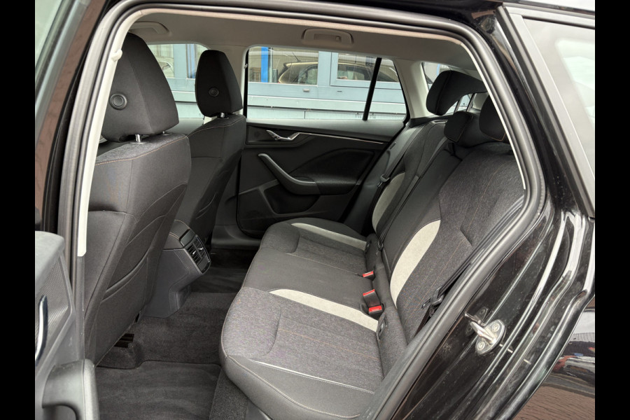 Škoda Kamiq 1.0 TSI 110pk Business Edition VIRTUAL/CANTON/DAB/CARPLAY/PDC/STOELVERWARMING