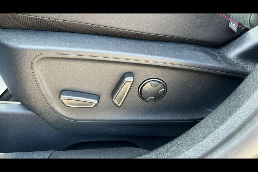 Ford Kuga 2.5 PHEV ST-Line X | Wegklapbare trekhaak | Panoramadak | Winter Pack | Head up Display | All season banden