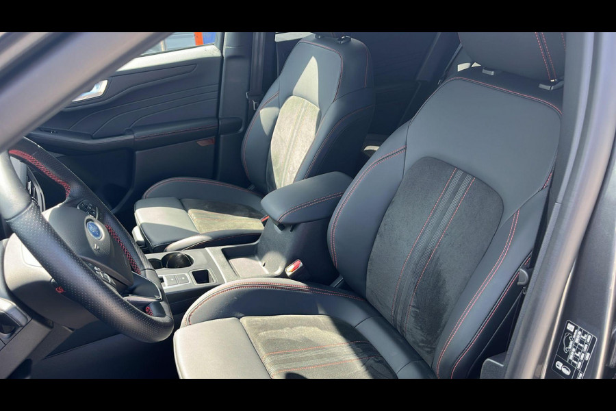 Ford Kuga 2.5 PHEV ST-Line X | Wegklapbare trekhaak | Panoramadak | Winter Pack | Head up Display | All season banden