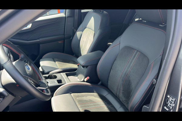 Ford Kuga 2.5 PHEV ST-Line X | Wegklapbare trekhaak | Panoramadak | Winter Pack | Head up Display | All season banden