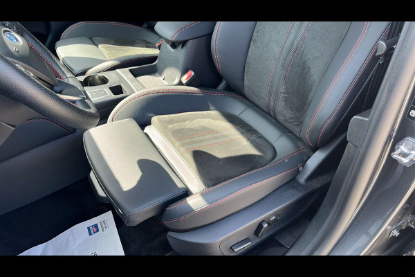 Ford Kuga 2.5 PHEV ST-Line X | Wegklapbare trekhaak | Panoramadak | Winter Pack | Head up Display | All season banden