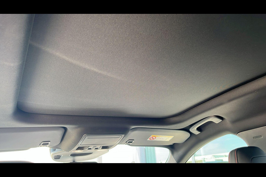 Ford Kuga 2.5 PHEV ST-Line X | Wegklapbare trekhaak | Panoramadak | Winter Pack | Head up Display | All season banden