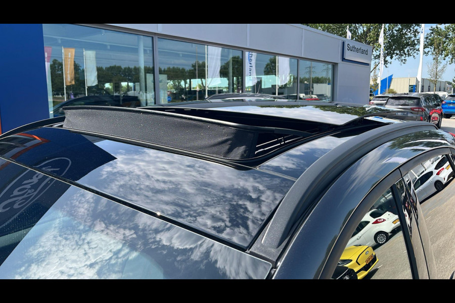 Ford Kuga 2.5 PHEV ST-Line X | Wegklapbare trekhaak | Panoramadak | Winter Pack | Head up Display | All season banden