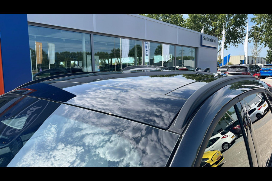Ford Kuga 2.5 PHEV ST-Line X | Wegklapbare trekhaak | Panoramadak | Winter Pack | Head up Display | All season banden