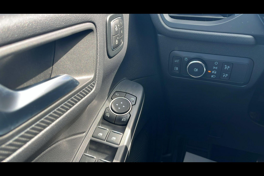 Ford Kuga 2.5 PHEV ST-Line X | Wegklapbare trekhaak | Panoramadak | Winter Pack | Head up Display | All season banden